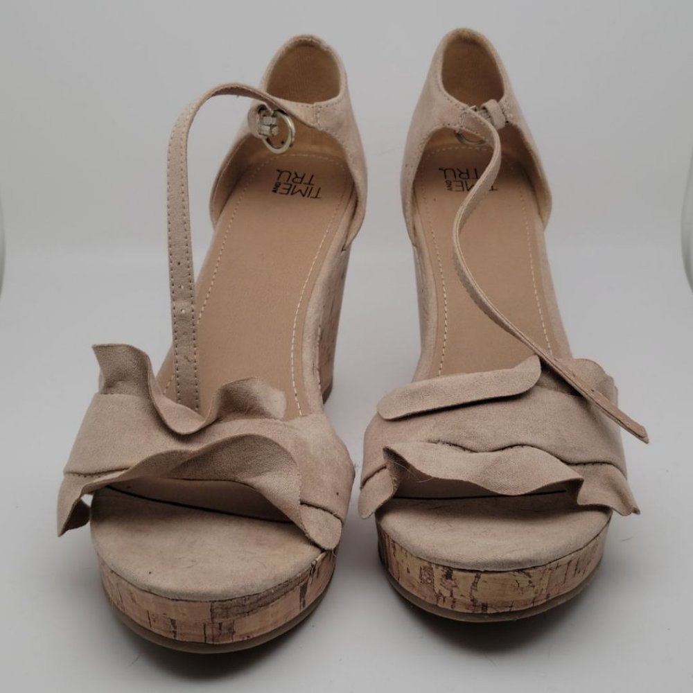Time and Tru Ruffled Suede Wedge Sandal Beige Women's Size 9.5